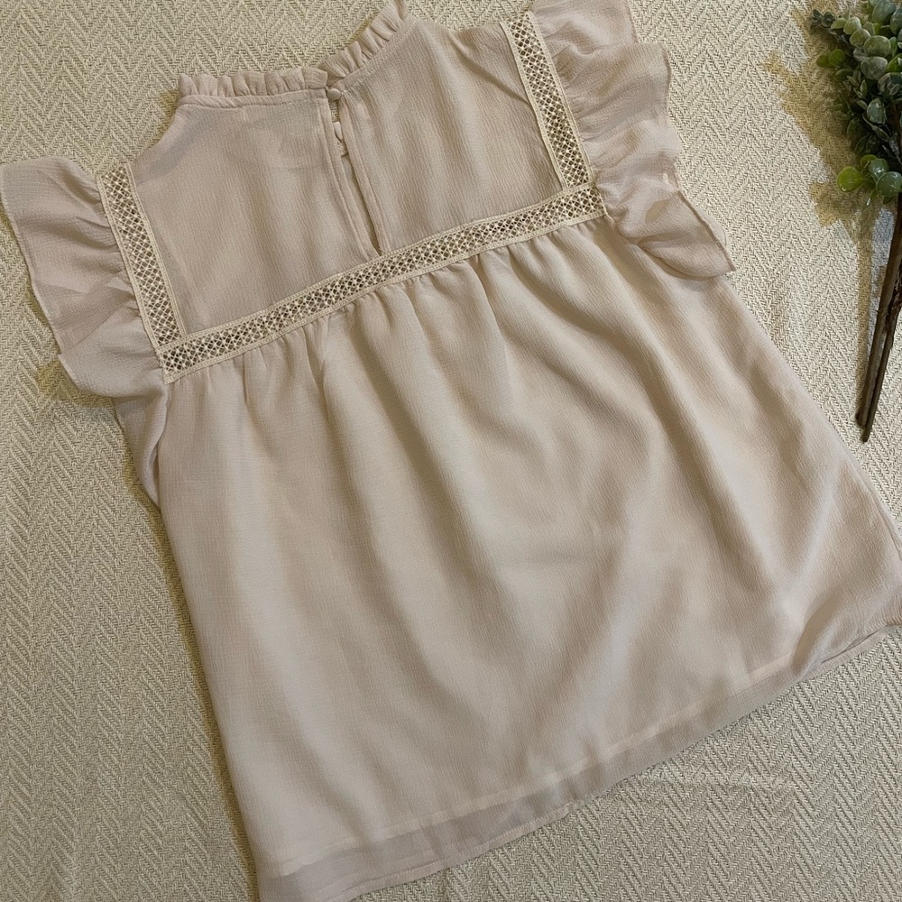 Essue Size Small Beige Ruffle Blouse - Picture 5 of 7